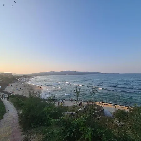 Kostovi Πανσιόν Πριμόρσκο